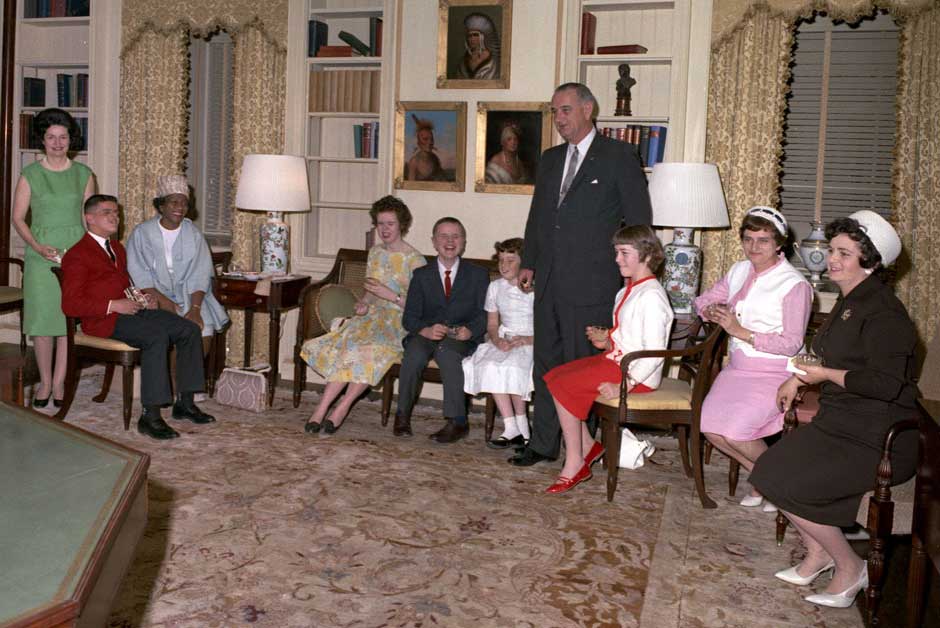 Photo of Judy and four classmates with President Lyndon Johnson